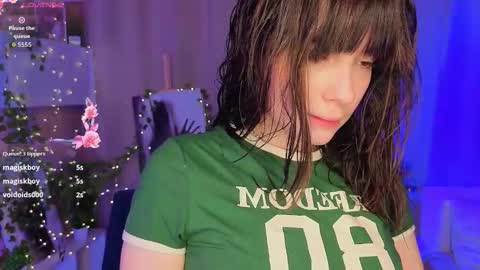 Snapshot of honeey_beee chatting on 10, 11, 2025 May online show from 10, 11, 2025