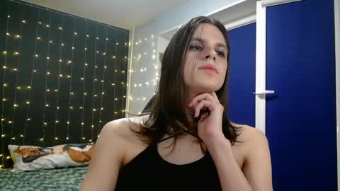 Honelints boyblonde hair AsterMIntfemboybrown hair online show from 9, 1, 2025