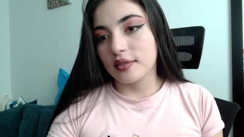 Snapshot of honey_aynur chatting on 3, 12, 2024 Honey Aynu online show from 3, 12, 2024