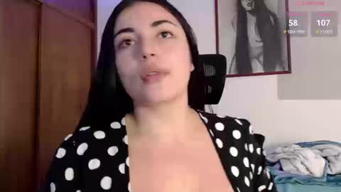 Snapshot of honey_aynur chatting on 17, 9, 2025 Honey Aynu online show from 17, 9, 2025