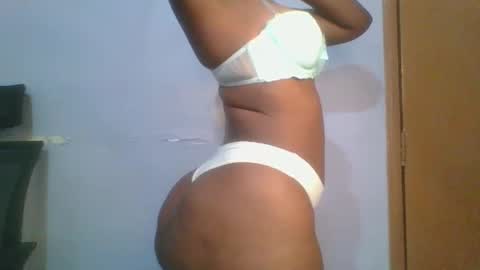 Snapshot of honey_beb chatting on 21, 2, 2025 honey_beb online show from 21, 2, 2025