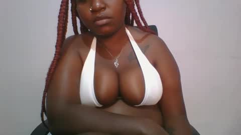 Snapshot of honey_beb chatting on 5, 10, 2025 honey_beb online show from 5, 10, 2025