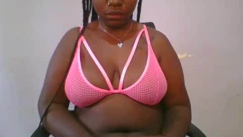 Snapshot of honey_beb chatting on 4, 11, 2025 honey_beb online show from 4, 11, 2025