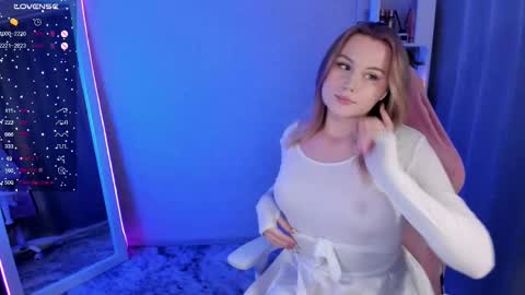 Snapshot of honey_blondee chatting on 1, 3, 2025 Tammy online show from 1, 3, 2025