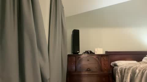 honey_man14 online show from 28, 4, 2026