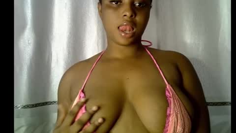 honey_plumx1 online show from 17, 12, 2025
