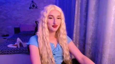 honey_sunset online show from 26, 9, 2025