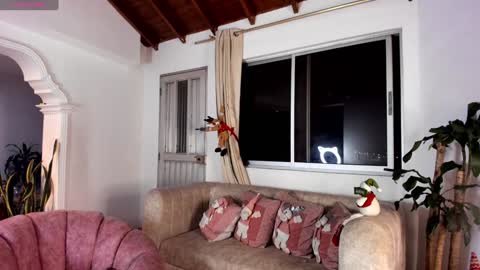 Isabella  online show from 1, 1, 2025