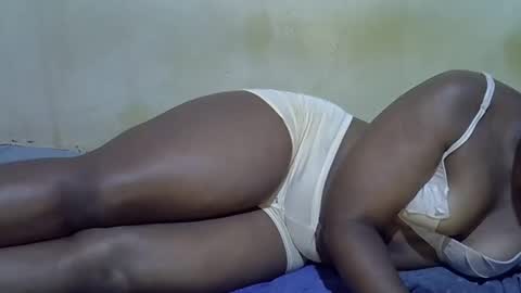 Snapshot of honey_sunshiny chatting on 29, 5, 2026 honey_sunshiny online show from 29, 5, 2026