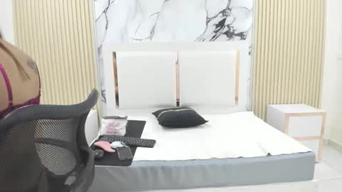 honeyangelh online show from 26, 2, 2026