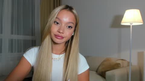 Snapshot of honeybae3 chatting on 18, 12, 2024 Kira Instagram asaphoney Fansly asaphoney online show from 18, 12, 2024