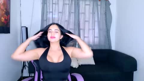 honeyboo_24 online show from 19, 4, 2026