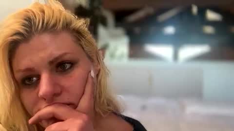 honeybuhnny online show from 25, 2, 2026