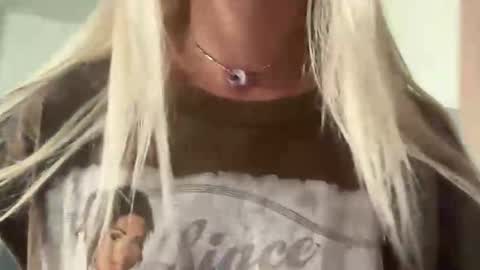 Snapshot of honeybun_z chatting on 25, 2, 2026 honeybun_z online show from 25, 2, 2026