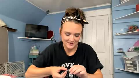 HoneyDrippinBunny online show from 29, 7, 2026