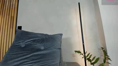 Sofia independent model online show from 15, 12, 2025