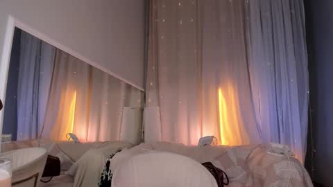 Snapshot of honeymoann chatting on 4, 3, 2026 Alexia online show from 4, 3, 2026