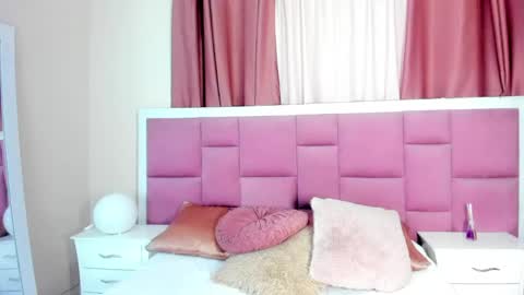 Snapshot of honeymoon_sariel chatting on 4, 6, 2026 honeymoon_sariel online show from 4, 6, 2026
