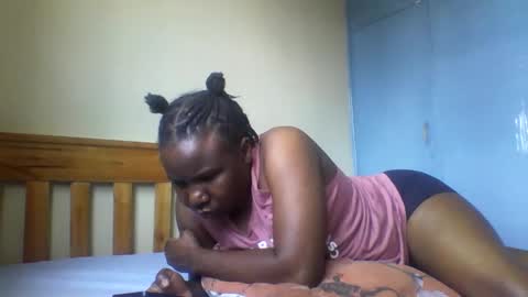 Honeymuny online show from 12, 11, 2025