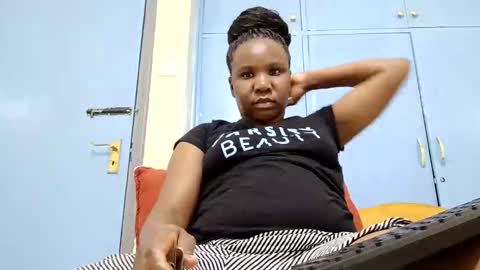 Honeymuny online show from 2, 12, 2025