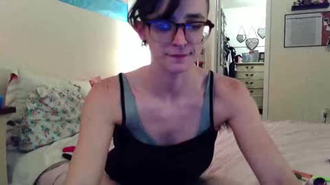 Snapshot of honeysuckle_dyke chatting on 29, 3, 2026 Tony online show from 29, 3, 2026