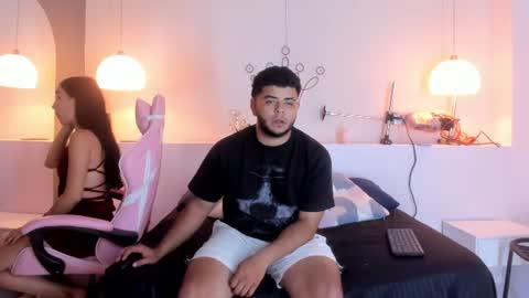 honeytwins online show from 21, 7, 2026