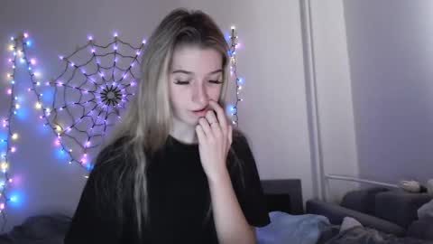 honeyveil online show from 16, 11, 2025