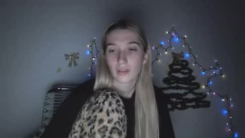 honeyveil online show from 5, 1, 2026