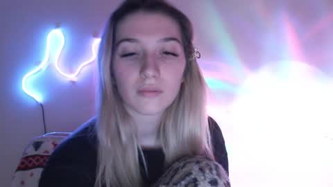 honeyveil online show from 7, 4, 2026