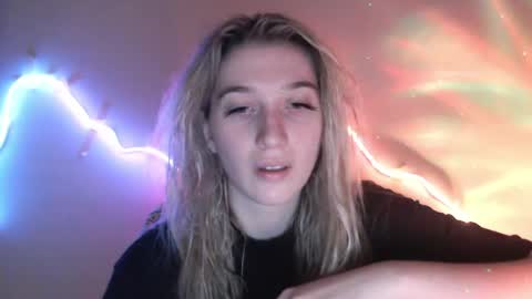 Snapshot of honeyveil chatting on 29, 4, 2026 honeyveil online show from 29, 4, 2026