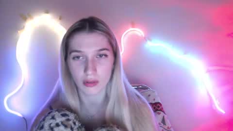 Snapshot of honeyveil chatting on 12, 6, 2026 honeyveil online show from 12, 6, 2026
