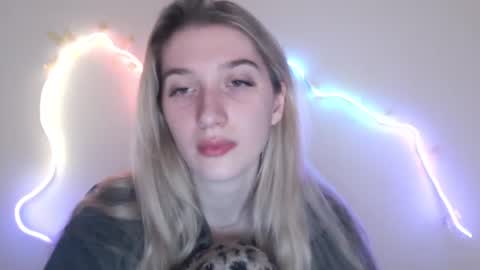 Snapshot of honeyveil chatting on 15, 6, 2026 honeyveil online show from 15, 6, 2026