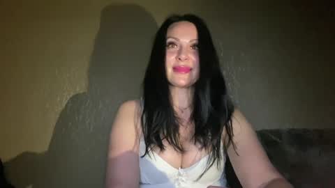 honeyvibe26 online show from 8, 6, 2026