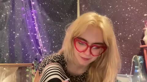 Snapshot of honeyxlimbed chatting on 1, 2, 2025 Emi Rose online show from 1, 2, 2025