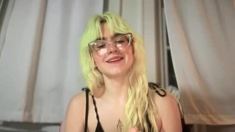 Snapshot of honeyxlimbed chatting on 20, 11, 2025 Emi Rose online show from 20, 11, 2025