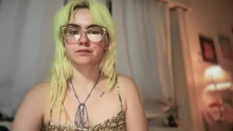 Snapshot of honeyxlimbed chatting on 25, 11, 2025 Emi Rose online show from 25, 11, 2025