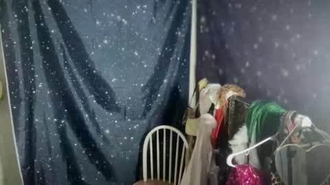 Snapshot of honeyxlimbed chatting on 27, 11, 2025 Emi Rose online show from 27, 11, 2025