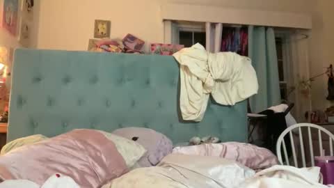 Emi Rose online show from 18, 2, 2026