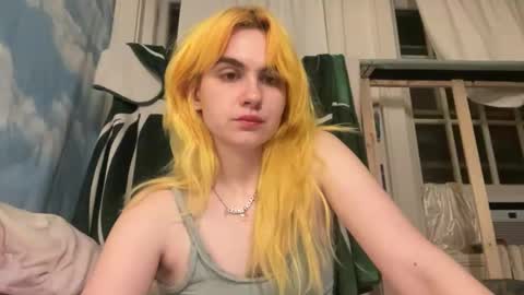 Emi Rose online show from 22, 4, 2026