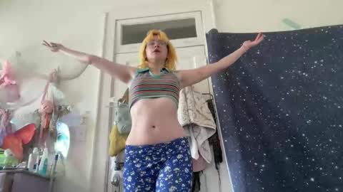 Emi Rose online show from 24, 4, 2026