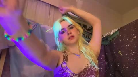 Emi Rose online show from 20, 6, 2026