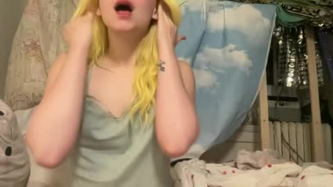 Emi Rose online show from 22, 6, 2026