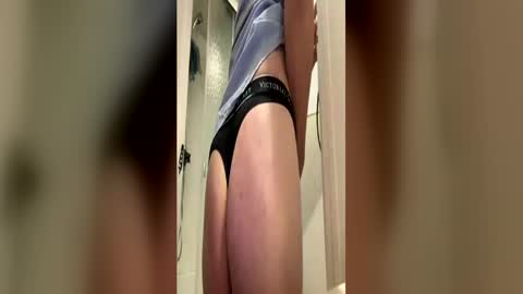 Snapshot of hongo4207 chatting on 19, 6, 2026 hongo4207 online show from 19, 6, 2026