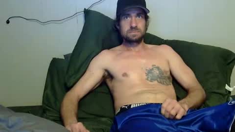 Snapshot of hoodedcricket chatting on 20, 4, 2026 hoodedcricket online show from 20, 4, 2026