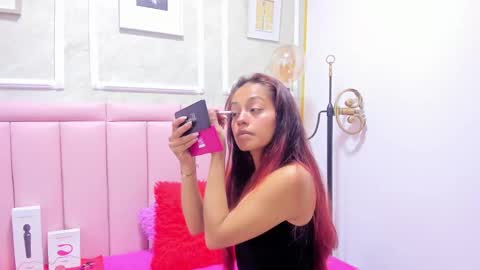 holly online show from 13, 12, 2025