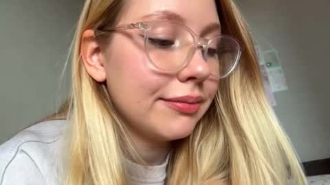 Audrey online show from 15, 9, 2025