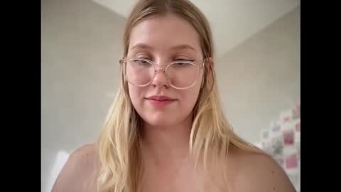 Audrey online show from 27, 9, 2025