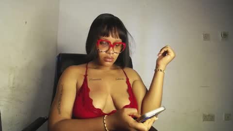 Snapshot of horny_ebonygirl_ chatting on 28, 4, 2026 horny_ebonygirl_ online show from 28, 4, 2026