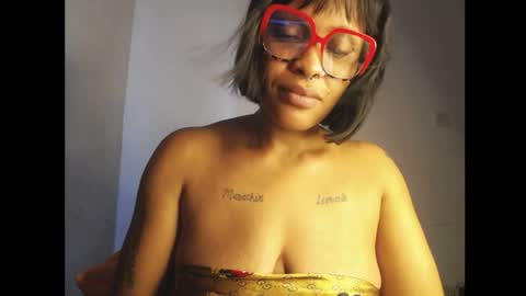 Snapshot of horny_ebonygirl_ chatting on 1, 5, 2026 horny_ebonygirl_ online show from 1, 5, 2026