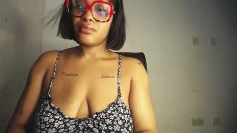 Snapshot of horny_ebonygirl_ chatting on 7, 5, 2026 horny_ebonygirl_ online show from 7, 5, 2026